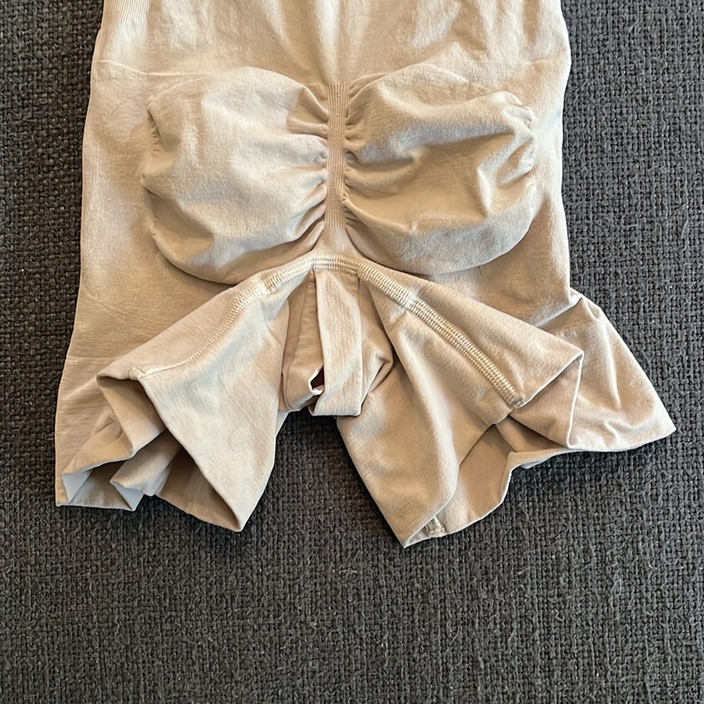 Co’coon Cream Bodysuit with Adjustable Straps size xl - Picture 3 of 6